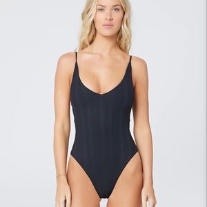 L SPACE GIANNA ONE PIECE